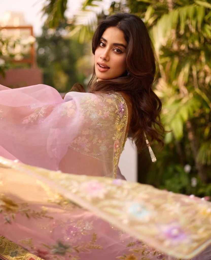 Janhvi Kapoor Saree Look