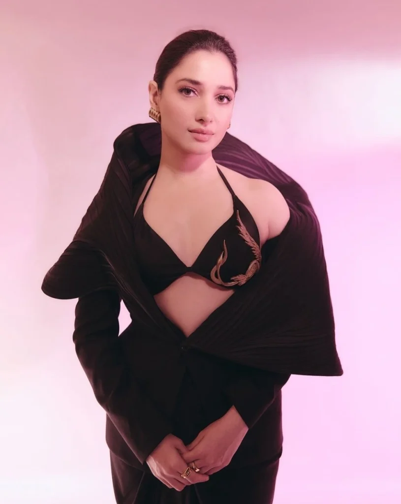 Tamannaah Bhatia Flaunt Bikini