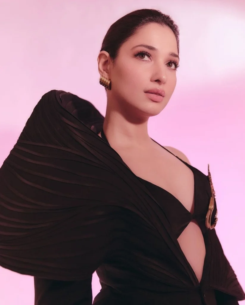 Tamannaah Bhatia Flaunt Bikini