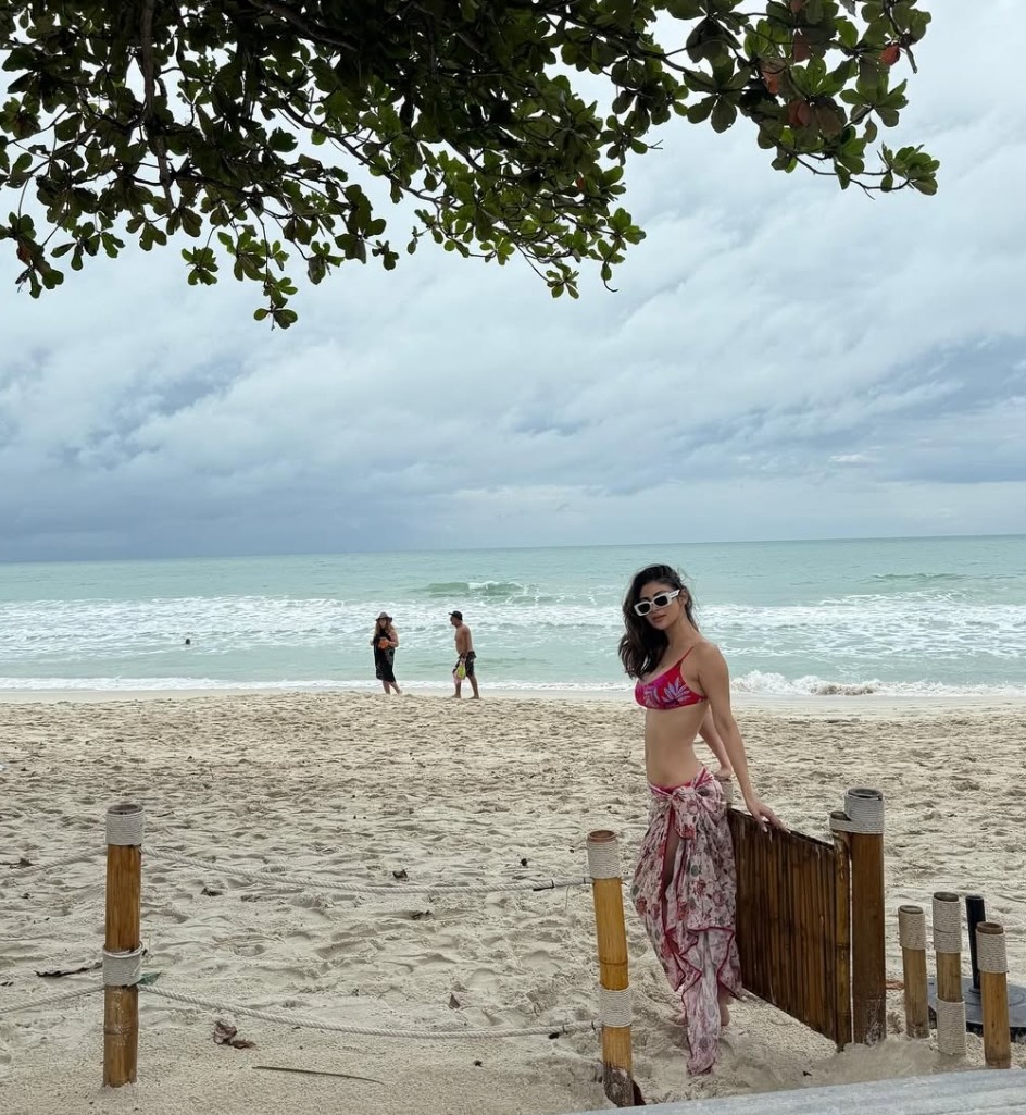 Mouni Roy Beach Photos