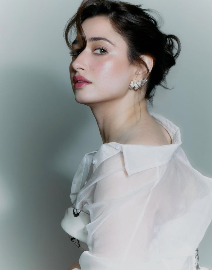 Tamannaah Bhatia Sizzling Looks