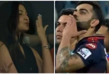 Virat-Anushka Moment