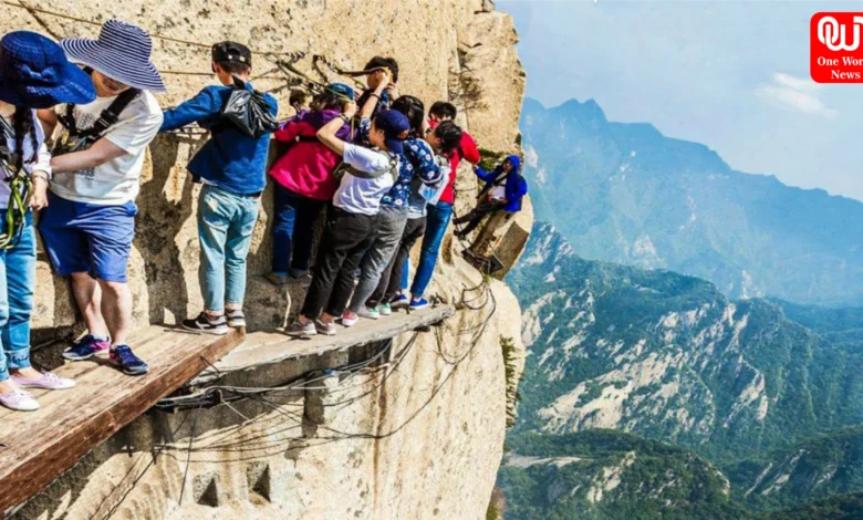 Dangerous trek in world