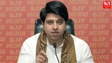 Shehzad Poonawalla Resignation