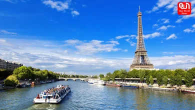 Eiffel Tower Women Protest